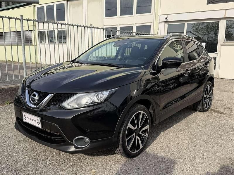 Usata Nissan Qashqai N-Connecta 131 CV (96 kW) 2016 Nero SUV