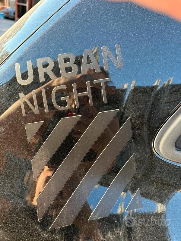 Usata Renault Twingo Urban Night 65 CV (47 kW) 2024 Nero Utilitaria