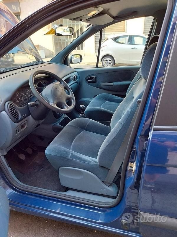 Usata Renault Mégane 90 CV (66 kW) 1998 Blu Monovolume