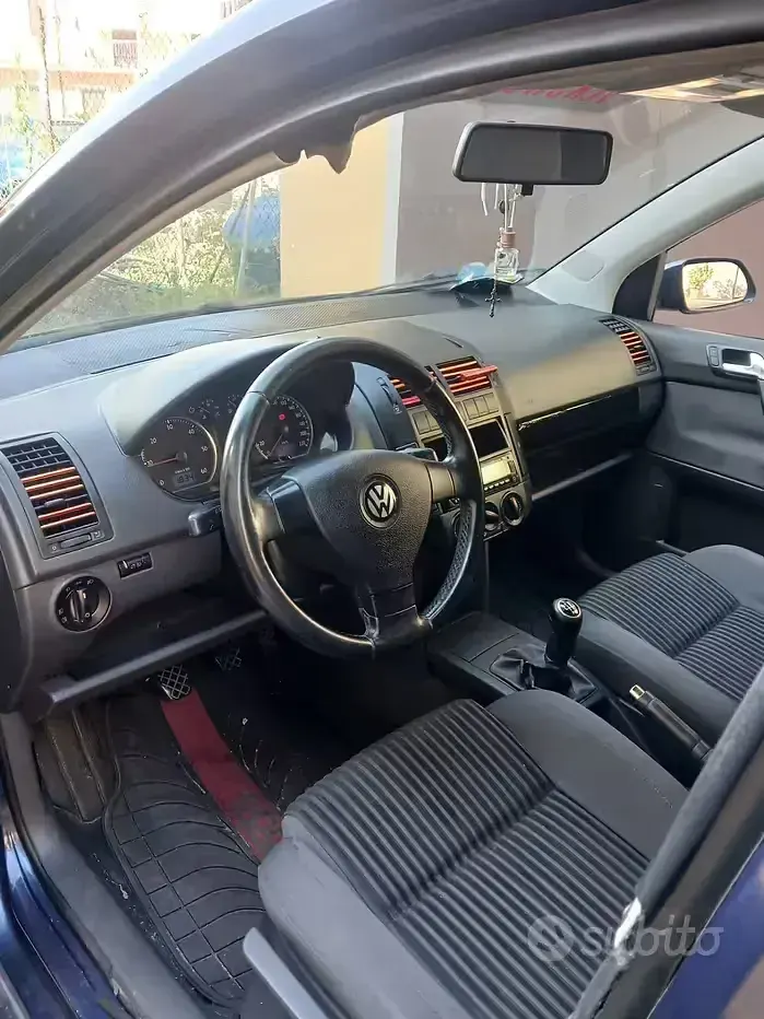 Usata VW Polo Sportline 80 CV (58 kW) 2006 Blu Utilitaria