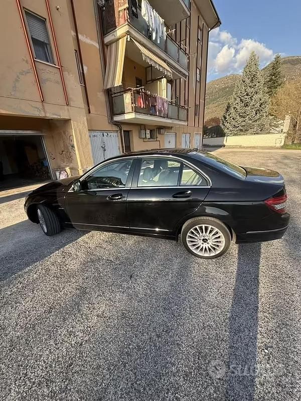 Usata Mercedes C220 170 CV (125 kW) 2008 Nero Berlina