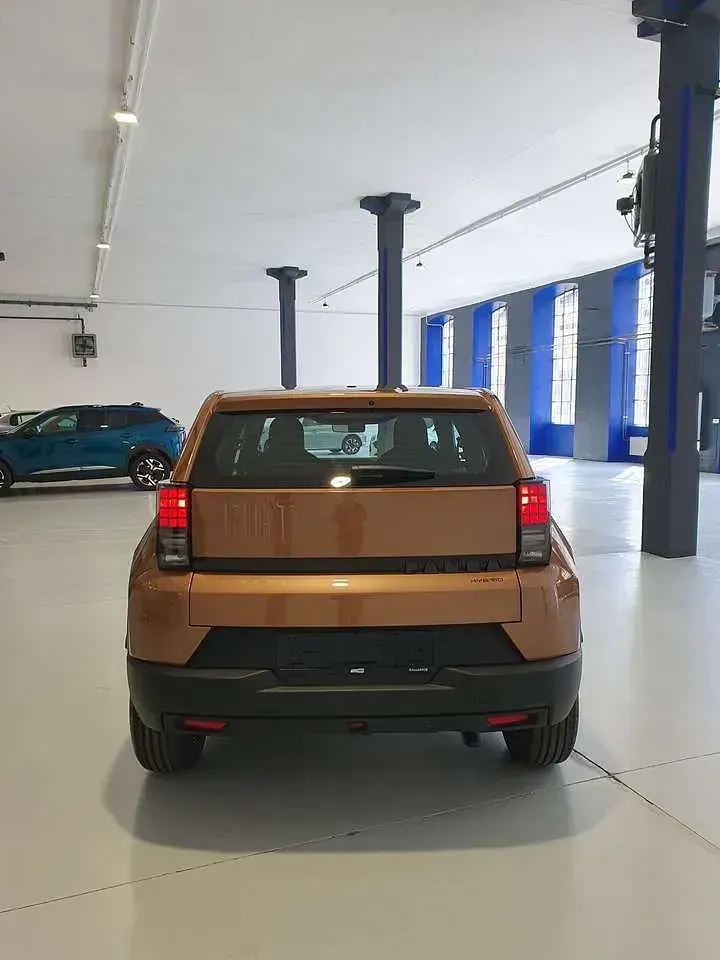 Nuova Fiat Grande Panda Pop 110 CV (80 kW) 2025 Bronzo Utilitaria