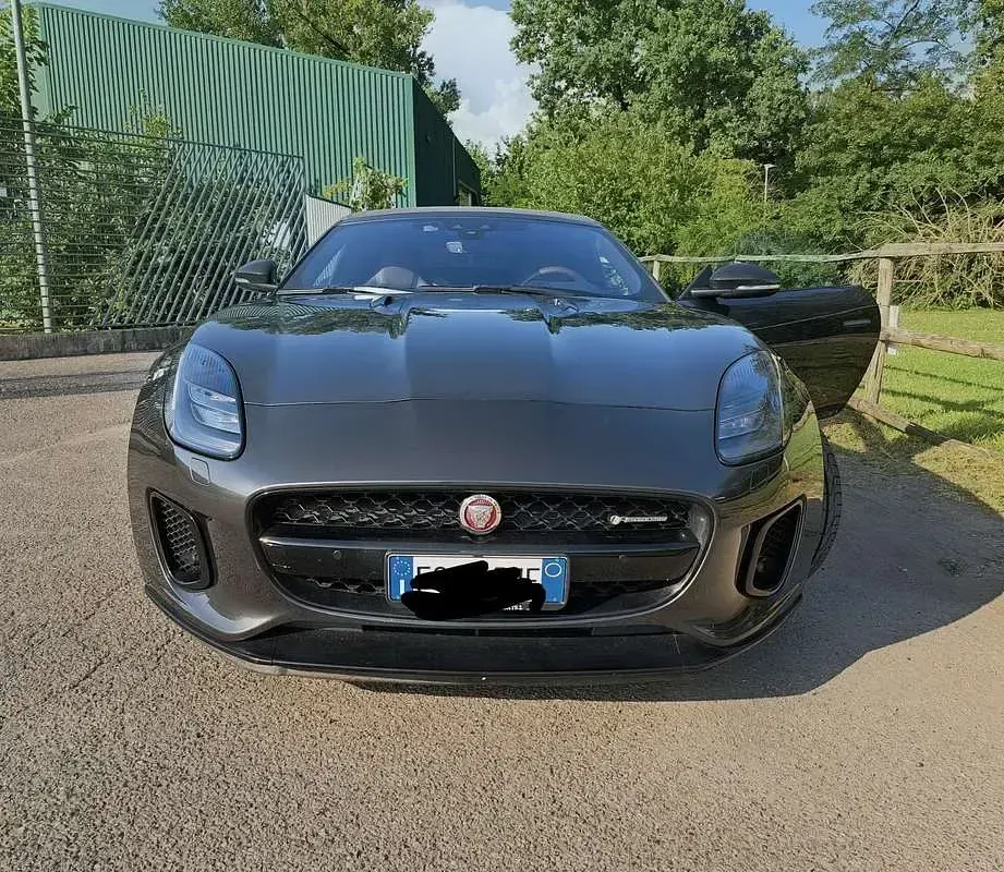 Usata Jaguar F-Type R-Dynamic 300 CV (220 kW) 2018 Grigio Cabrio