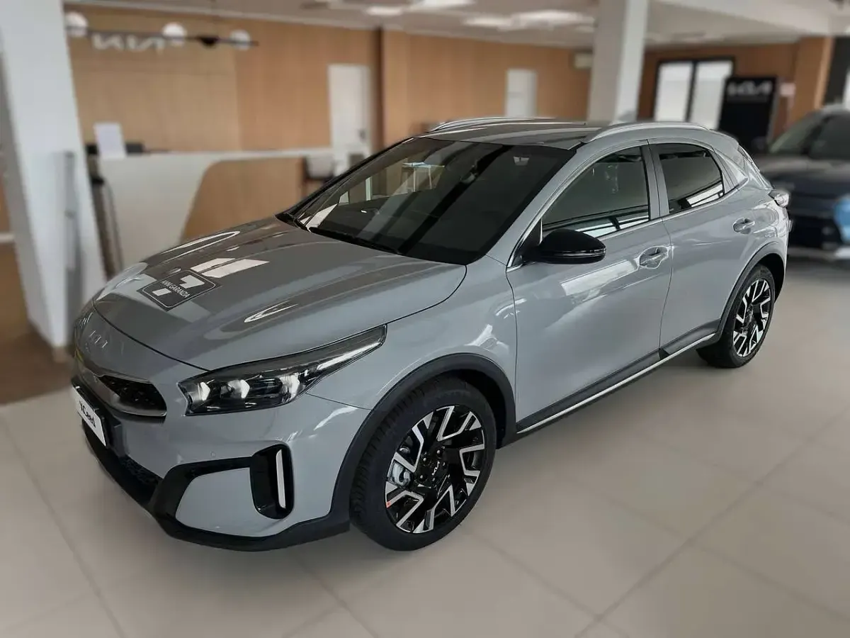 Nuova Kia XCeed 116 CV (85 kW) 2026 Wolf grey SUV