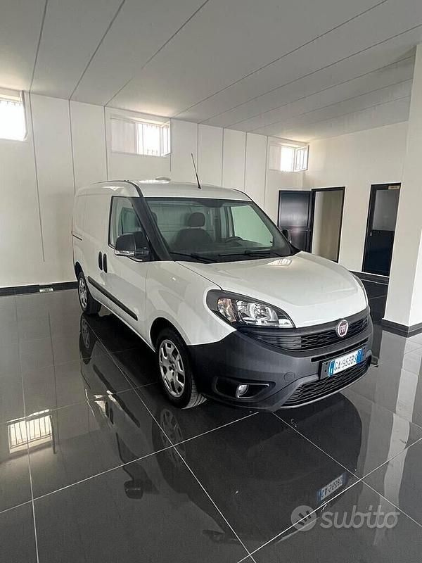 Usata Fiat Doblò 120 CV (88 kW) 2020 Bianco Monovolume