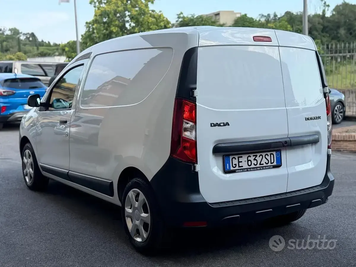 Usata Dacia Dokker 109 CV (80 kW) 2021 Bianco Monovolume