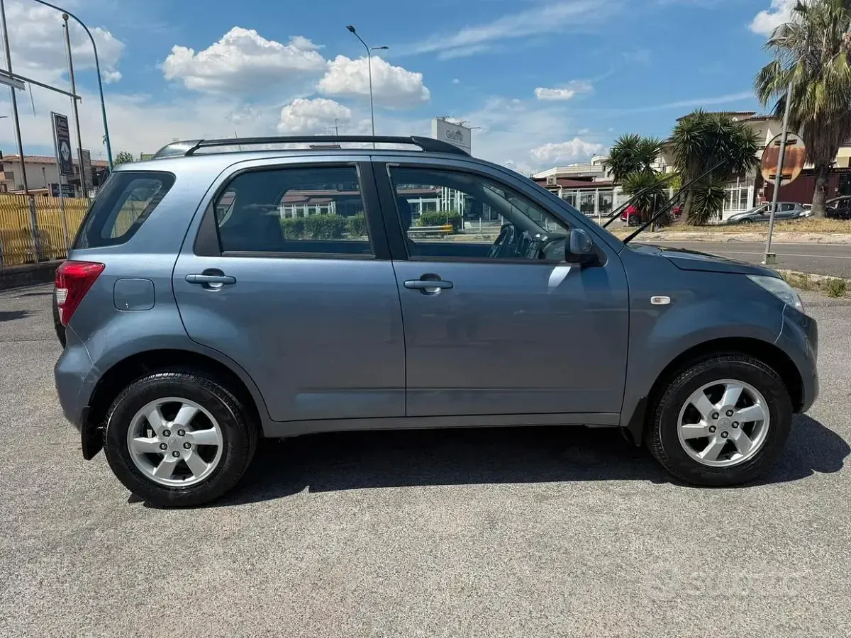Usata Daihatsu Terios 86 CV (63 kW) 2008 Grigio SUV