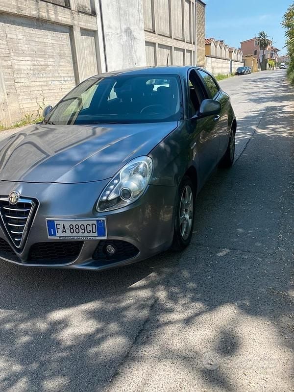 Usata Alfa Romeo Giulietta 109 CV (80 kW) 2013 Grigio Utilitaria