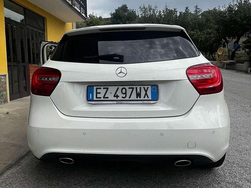 Usata Mercedes A180 110 CV (80 kW) 2014 Bianco Berlina