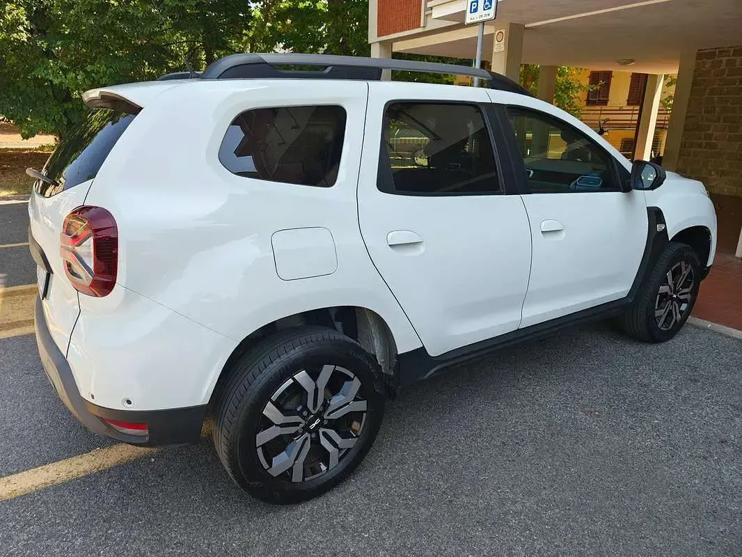 Usata Dacia Duster Prestige 101 CV (74 kW) 2022 Bianco SUV