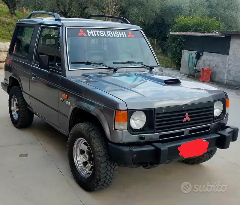 Usata Mitsubishi Pajero 1989 Grigio SUV