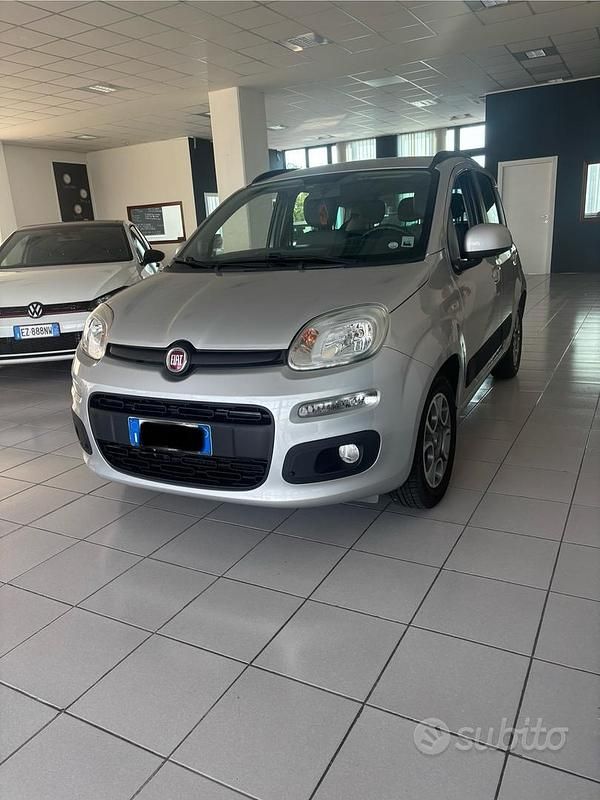 Usata Fiat Panda Lounge 69 CV (50 kW) 2016 Argento Utilitaria