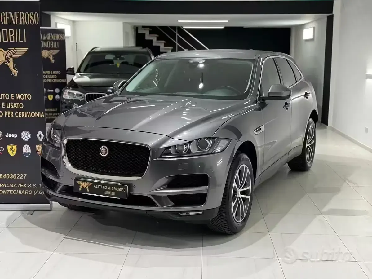 Usata Jaguar F-Pace Prestige 180 CV (132 kW) 2018 Grigio SUV