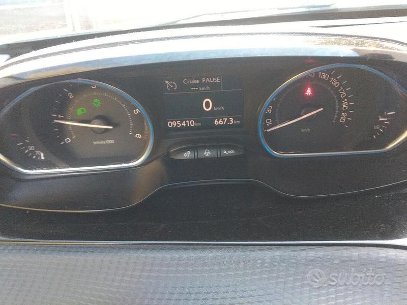 Usata Peugeot 2008 92 CV (67 kW) 2015 Bianco SUV
