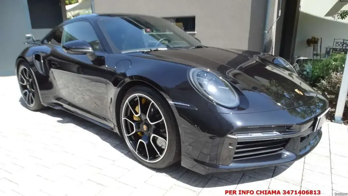 Usata Porsche 911 Turbo S 650 CV (478 kW) 2023 Nero jet metallizzato Coupé