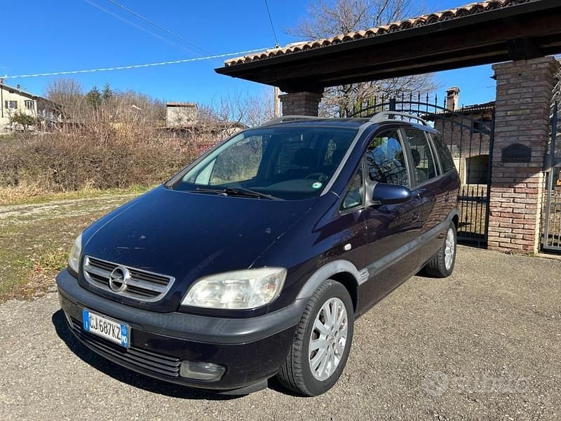 Usata Opel Zafira 97 CV (71 kW) 2003 Nero Monovolume