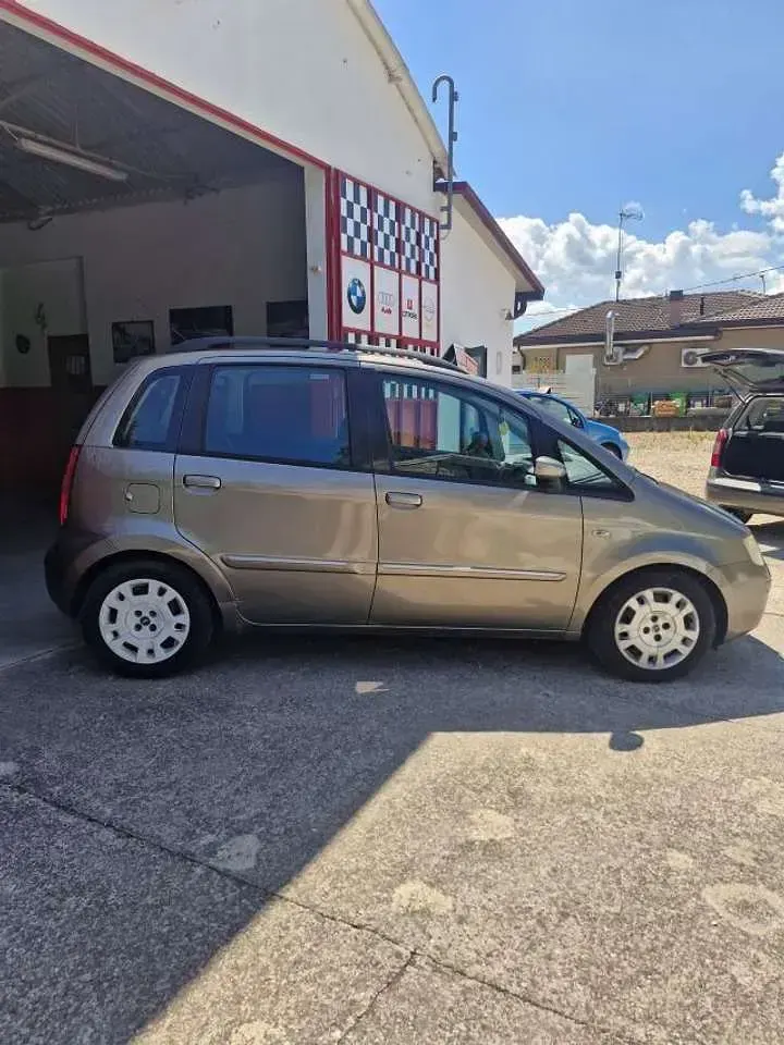 Usata Fiat Idea Dynamic 90 CV (66 kW) 2007 Grigio Monovolume