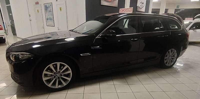 Usata BMW 520 Luxury Line 184 CV (135 kW) 2014 Nero Station wagon