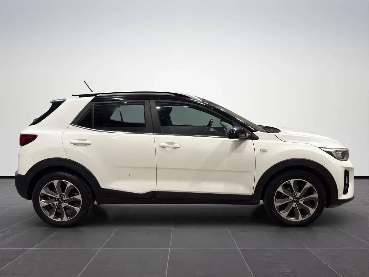 Usata Kia Stonic Style 101 CV (74 kW) 2019 Bianco SUV
