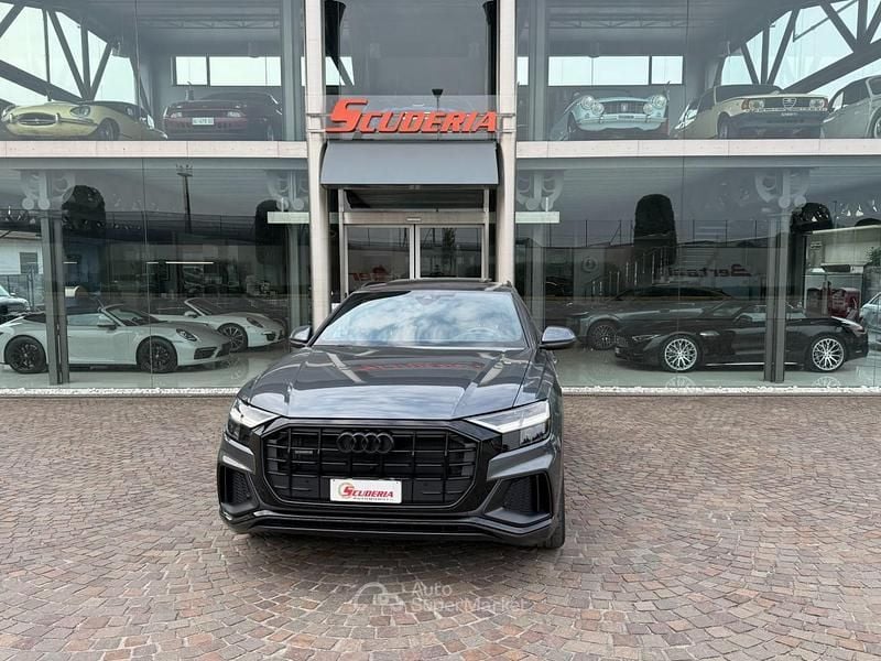 Usata Audi Q8 S-Line 286 CV (210 kW) 2021 Grigio SUV