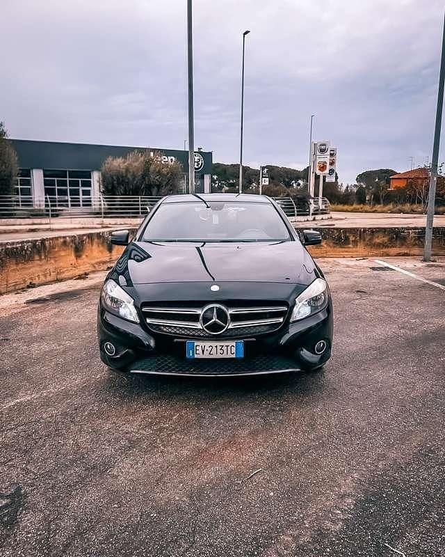 Usata Mercedes A180 109 CV (80 kW) 2014 Nero Berlina