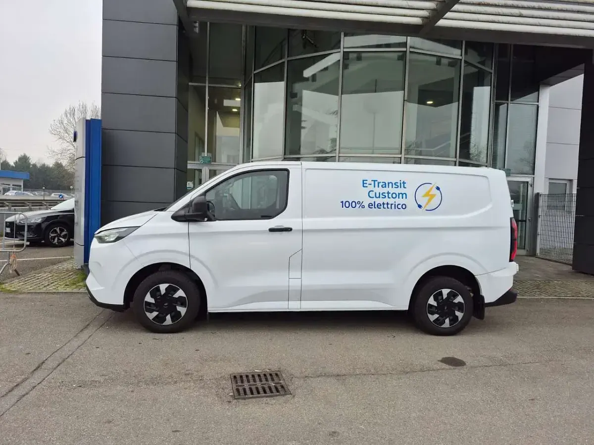 Nuova Ford Transit Custom Trend 100 kW (136 CV) 2026 Frozen white Furgone