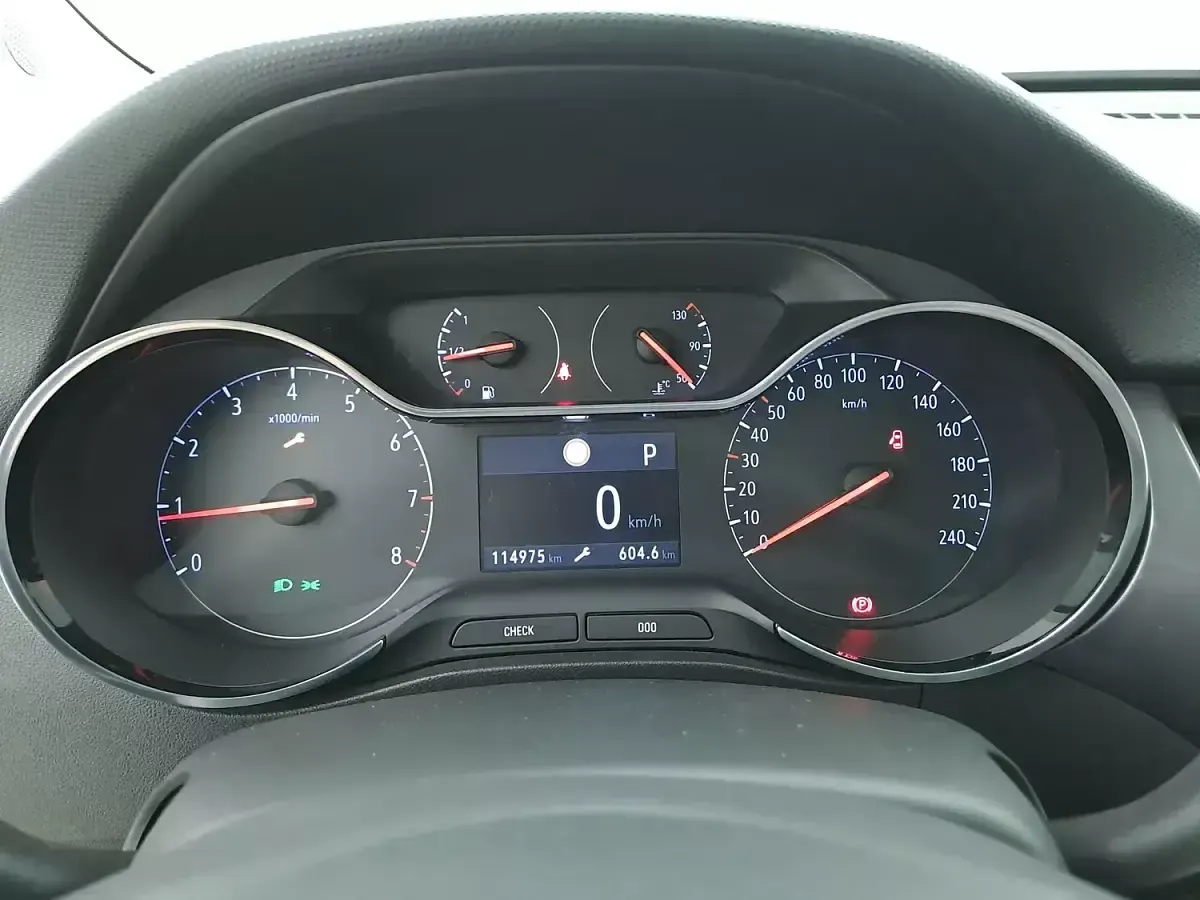 Usata Opel Crossland Elegance 120 CV (88 kW) 2022 Grigiogrigio SUV