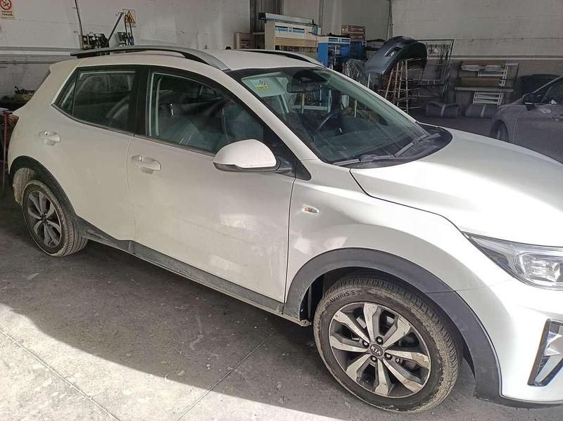 Usata Kia Stonic Urban 82 CV (60 kW) 2021 Bianco SUV