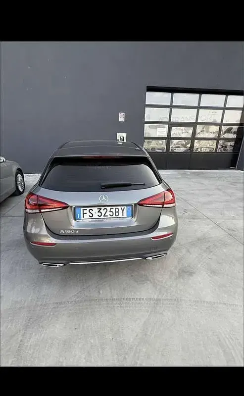 Usata Mercedes A180 116 CV (85 kW) 2019 Berlina
