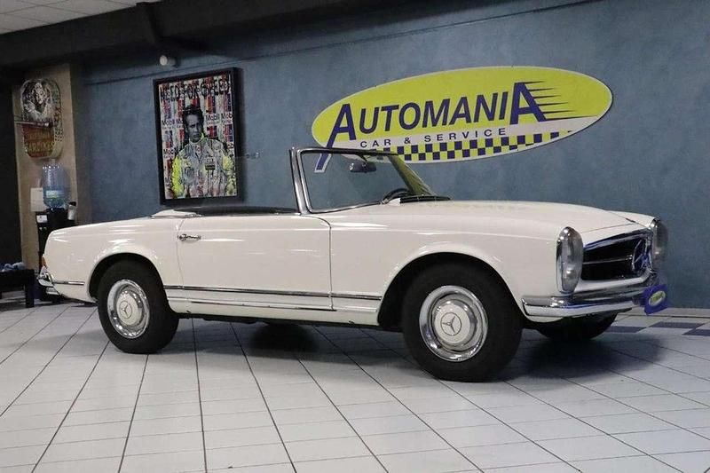 Bianco Usata 1964 Mercedes 230 Due volumi | 87.900 € - Immagine 1/4