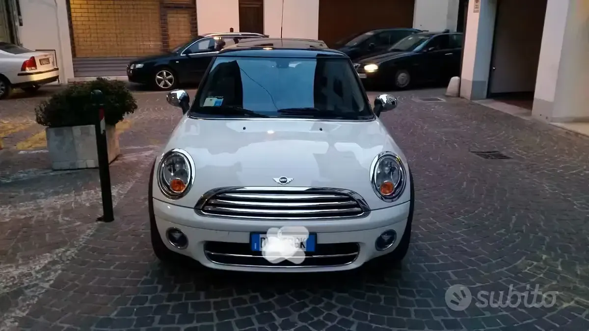 Usata Mini Cooper D 109 CV (80 kW) 2009 Bianco Utilitaria