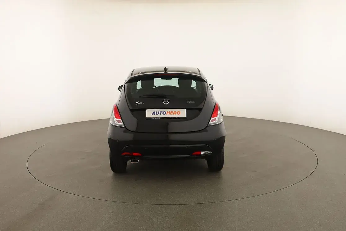Usata Lancia Ypsilon Gold 70 CV (51 kW) 2022 Nero Utilitaria