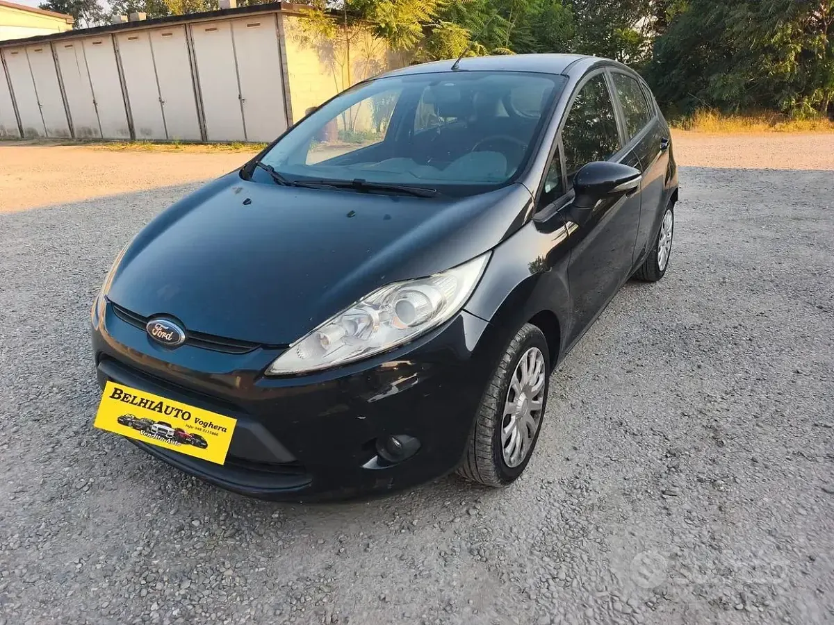 Usata Ford Fiesta 69 CV (50 kW) 2011 Nero Berlina