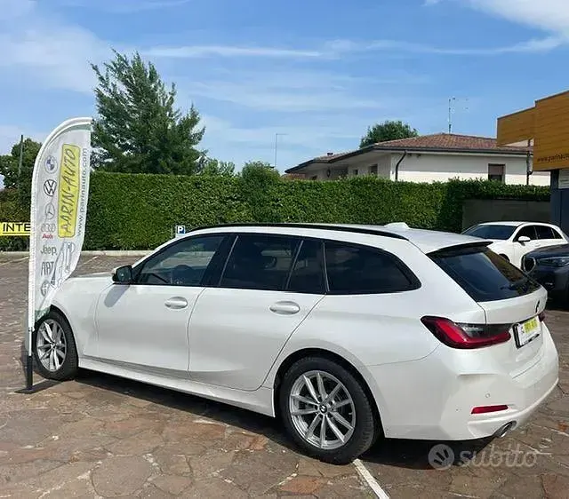 Usata BMW 318 Advantage 150 CV (110 kW) 2022 Bianco Station wagon