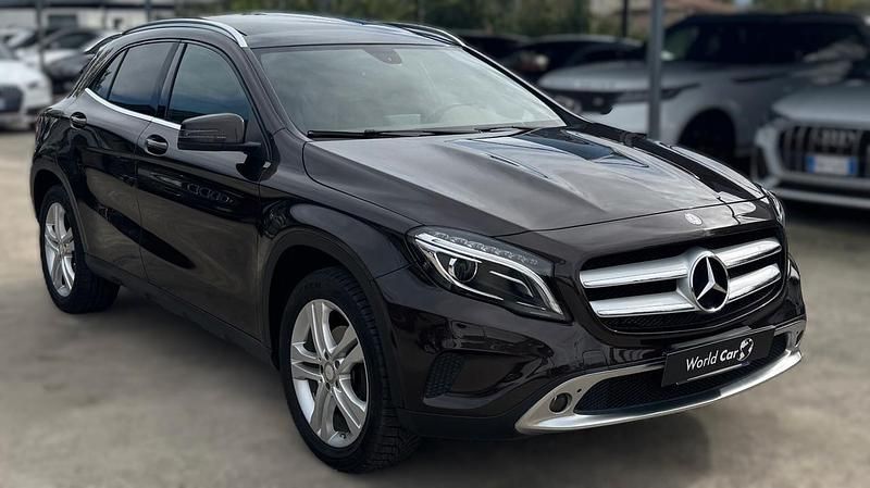 Usata Mercedes GLA200 Premium 135 CV (99 kW) 2015 Marrone SUV