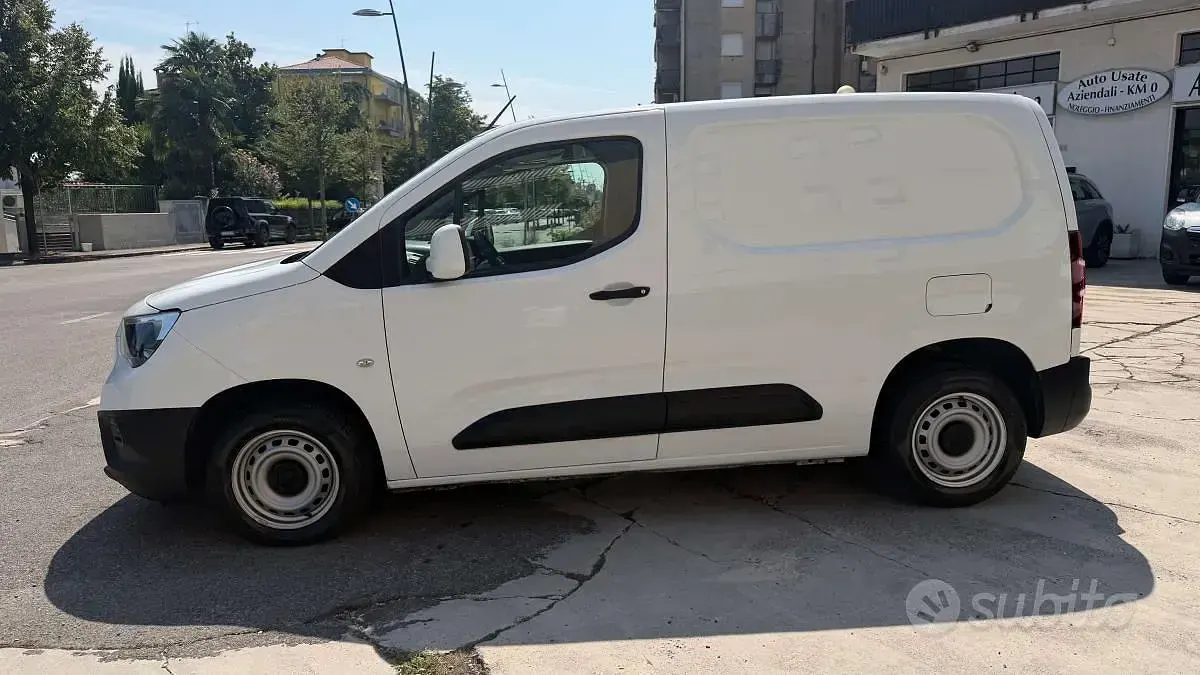 Usata Opel Combo 102 CV (75 kW) 2020 Bianco Monovolume