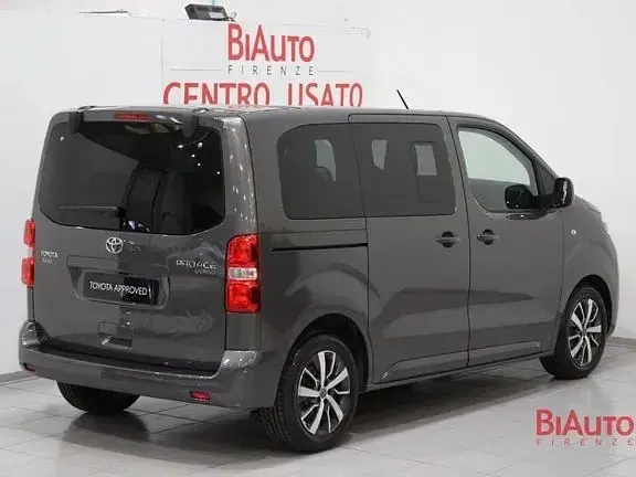 Usata Toyota Proace Verso Executive 120 CV (88 kW) 2021 Grigio Station wagon