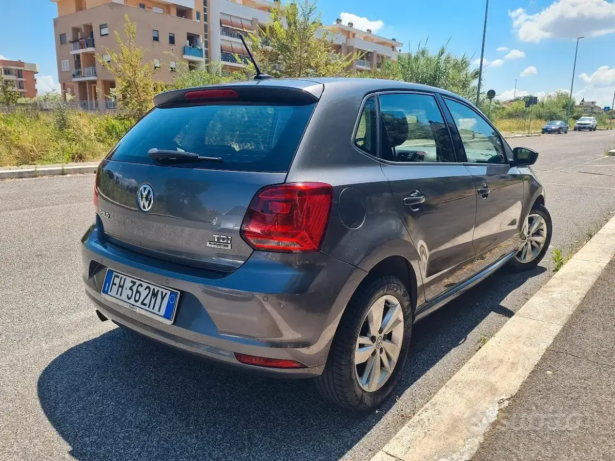 Usata VW Polo Highline 75 CV (55 kW) 2017 Grigio SUV