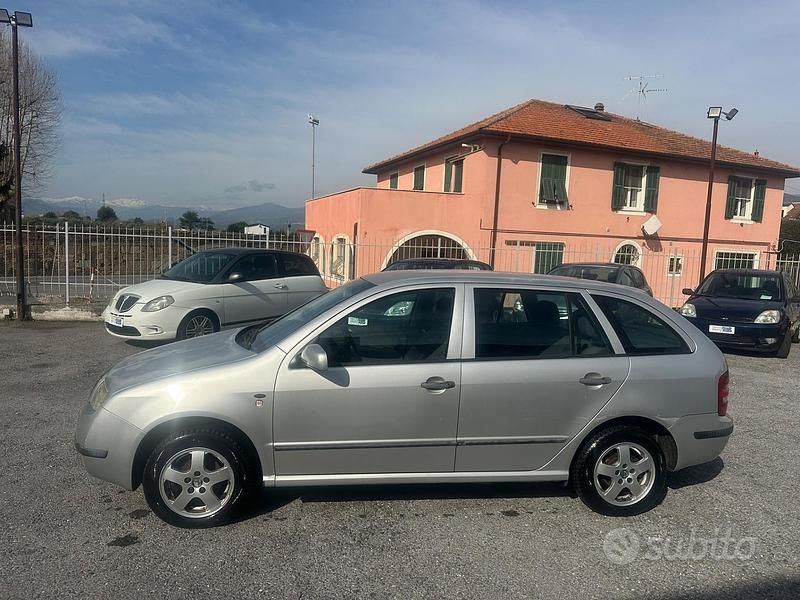 Usata Skoda Fabia Elegance 100 CV (73 kW) 2001 Grigio Station wagon