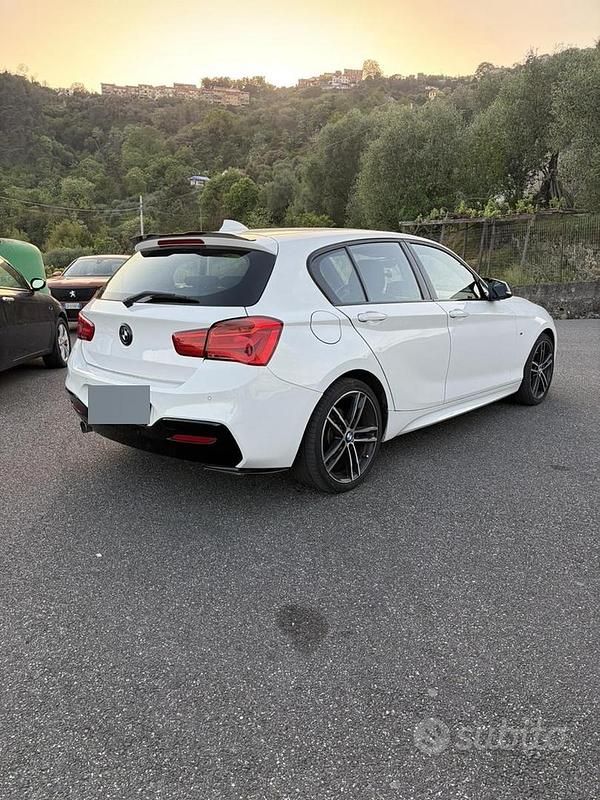 Begagnad BMW 118 M Sport 150 HK (110 kW) 2019 Vit Halvkombi