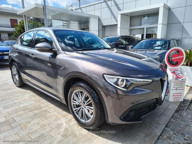 Usata Alfa Romeo Stelvio 160 CV (117 kW) 2021 Grigio SUV