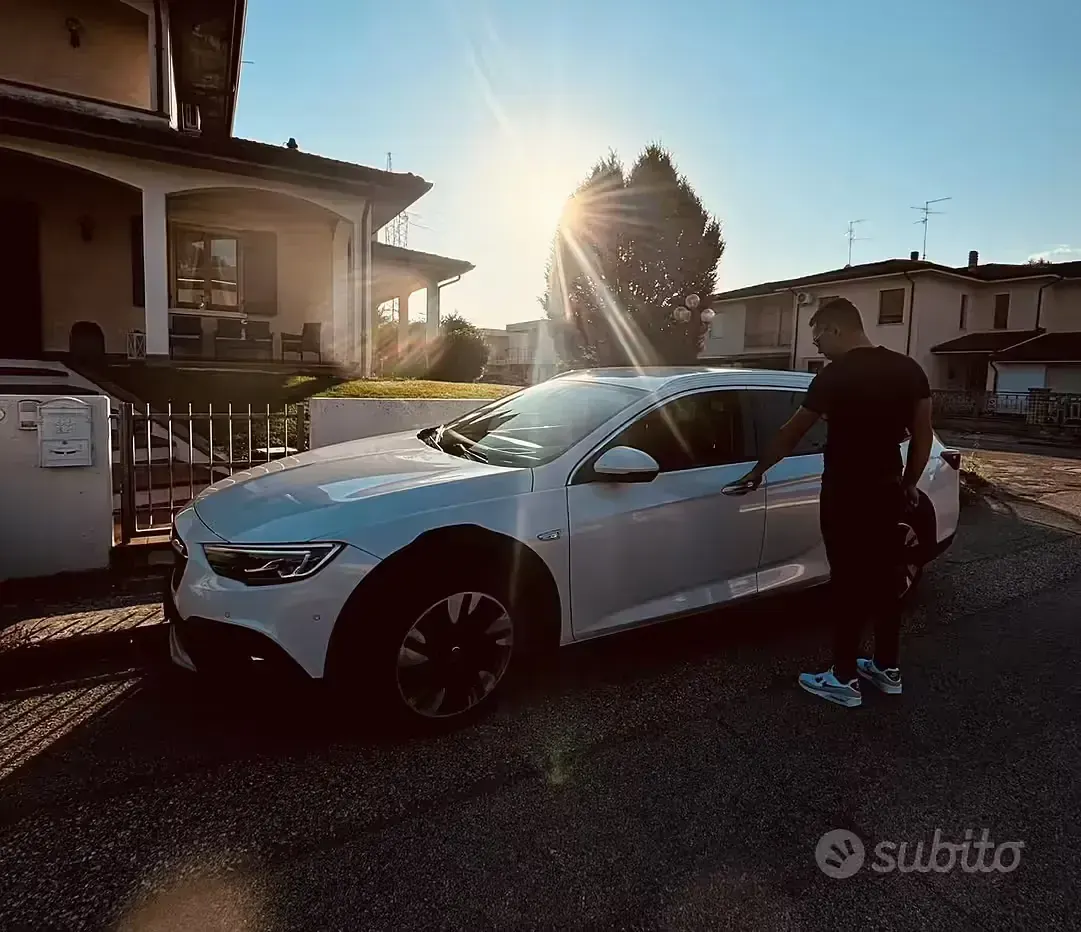 Usata Opel Insignia 209 CV (153 kW) 2019 Bianco Station wagon