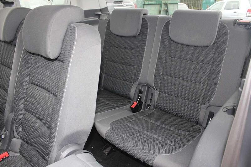 Usata VW Touran Comfortline 105 CV (77 kW) 2012 Grigio Monovolume