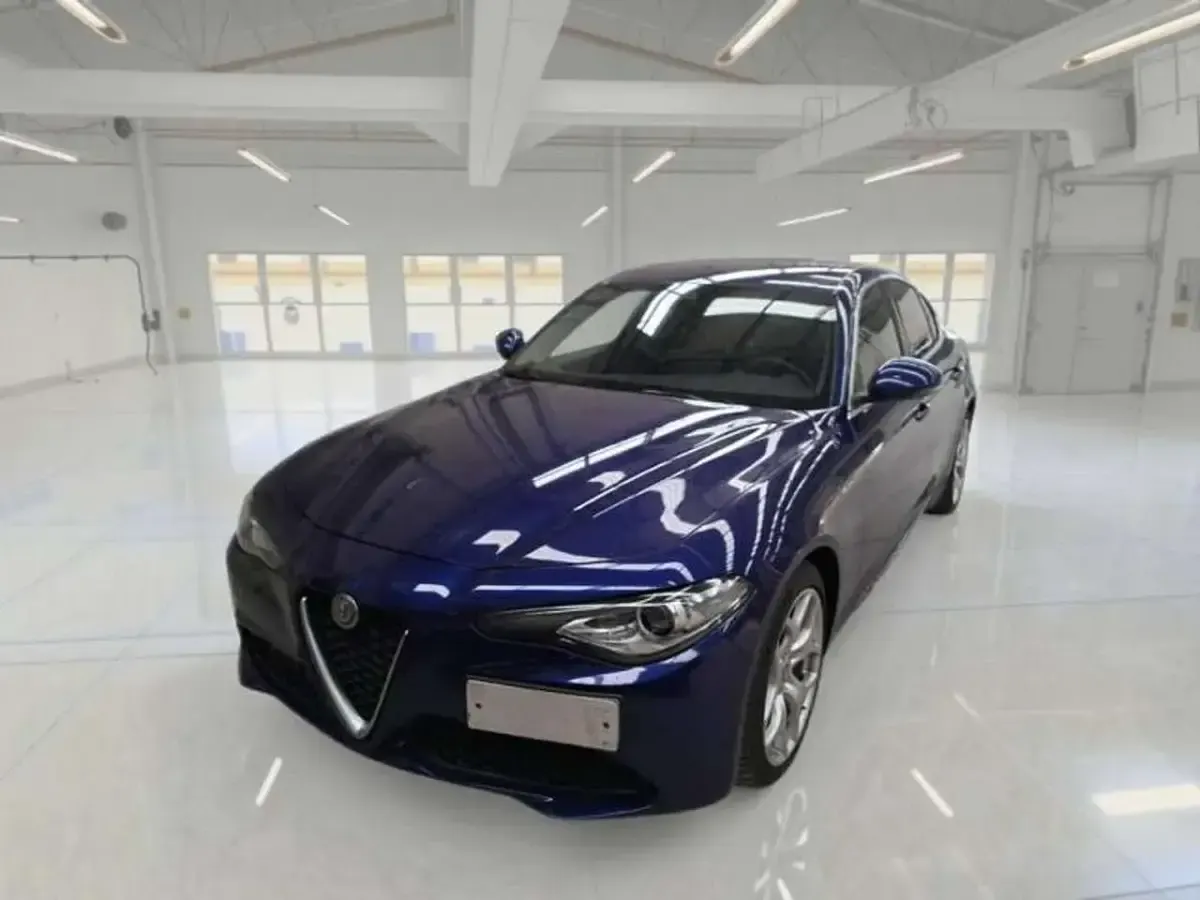 Usata Alfa Romeo Giulia Executive 190 CV (139 kW) 2021 Blu/azzurro Berlina
