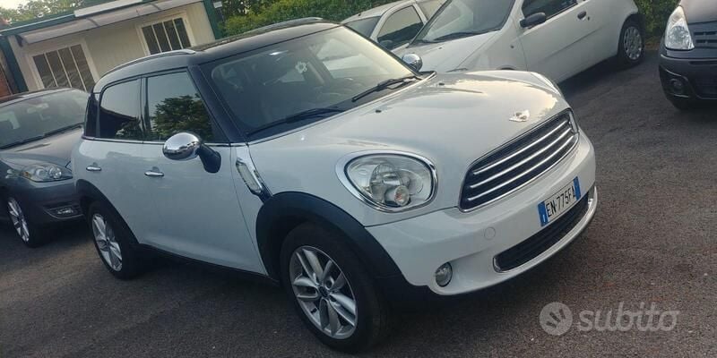 Bianco Usata 2012 Mini Cooper Countryman SUV | 10.000 € (Cara) - Immagine 1/4