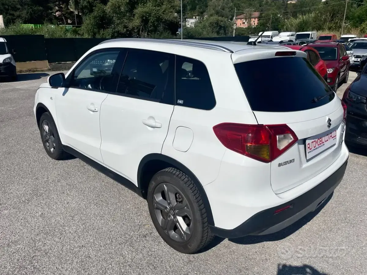 Usata Suzuki Vitara 120 CV (88 kW) 2016 Bianco SUV