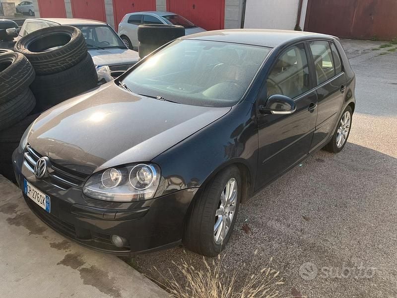 Usata VW Golf V 2004 Utilitaria