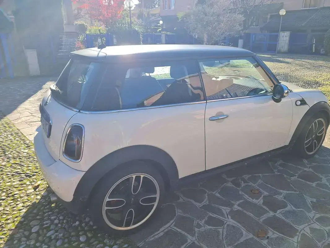 Usata Mini ONE 75 CV (55 kW) 2011 Beige Utilitaria