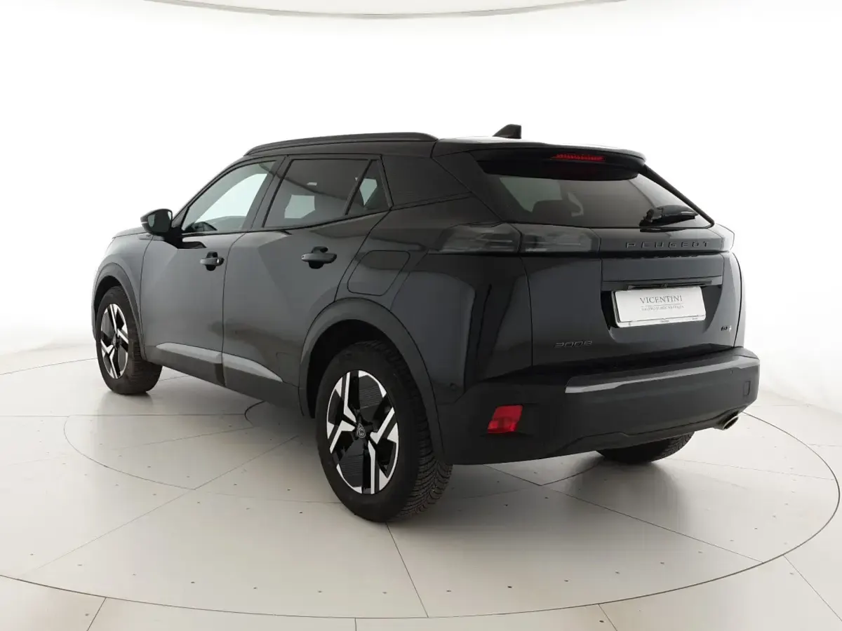 Usata Peugeot 2008 GT 130 CV (95 kW) 2024 SUV
