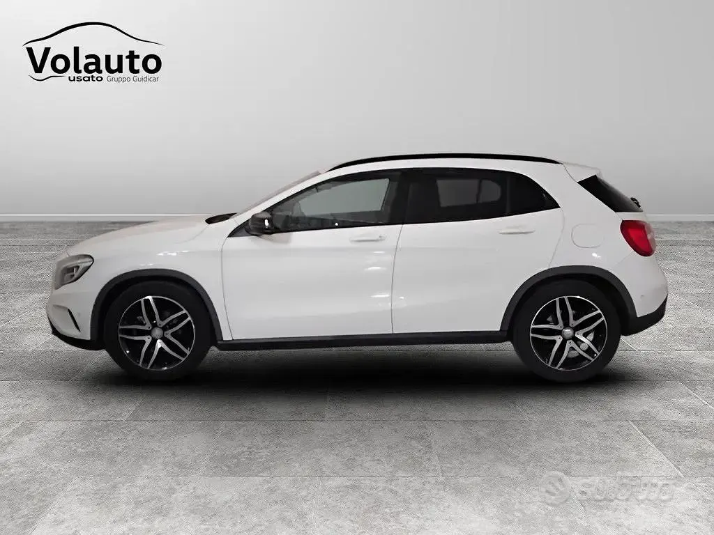 Usata Mercedes GLA220 177 CV (130 kW) 2015 Bianco SUV